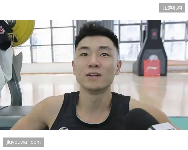 高诗岩凭借出色的防守表现入选国内球员第二阵容，场均1.8次抢断位居联盟前列。